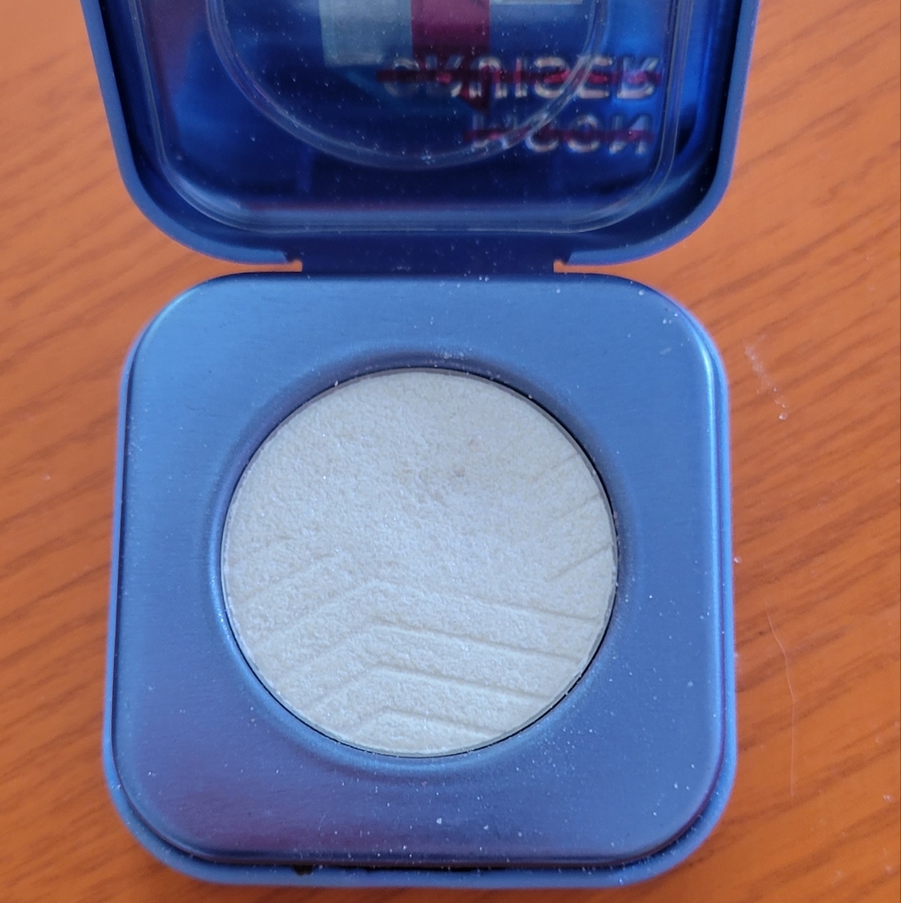 Kaleidos Space Age Highlighter in Moon Cruiser